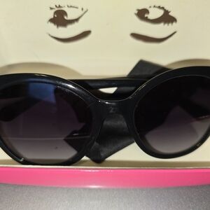 Kate Spade Black Round Sunglasses with case